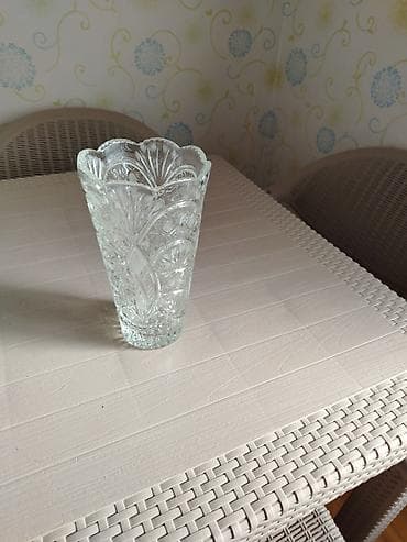 xrustal vaz: Bir vaza — 1