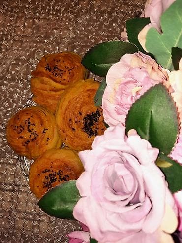 Evde hazirlanmis Qogal ve wirin qogalin sifarisi. Bali tort,napalyon