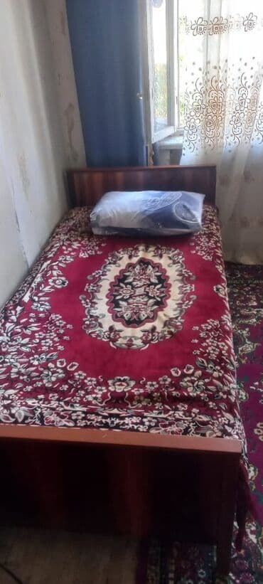 снять комнату в общежитии: Kirayə üçün sadə, işıqlı otaq. - Tək nəfərlik çarpayı, döşək və — 2