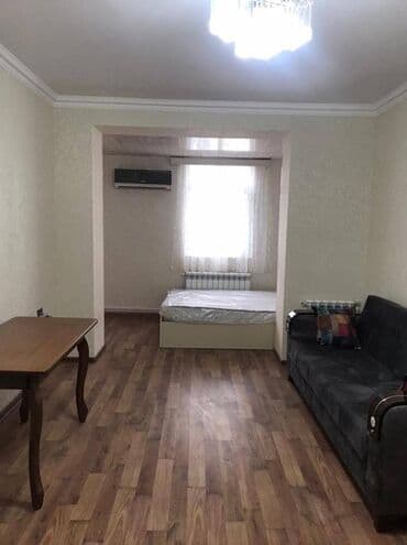 1 комнатная квартира снять: Nizami rayonu,Q Qarayev Metrosu çıxışındakı bina.5 mərtəbəli — 5