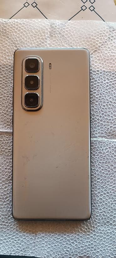 mikro naushnik: Smartfon – 3 arxa kamera modullu, ön kamerası ekranın yuxarı — 4