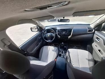 çex faralar: Mitsubishi L200: 2.5 l | 2015 il 265000 km Pikap — 2