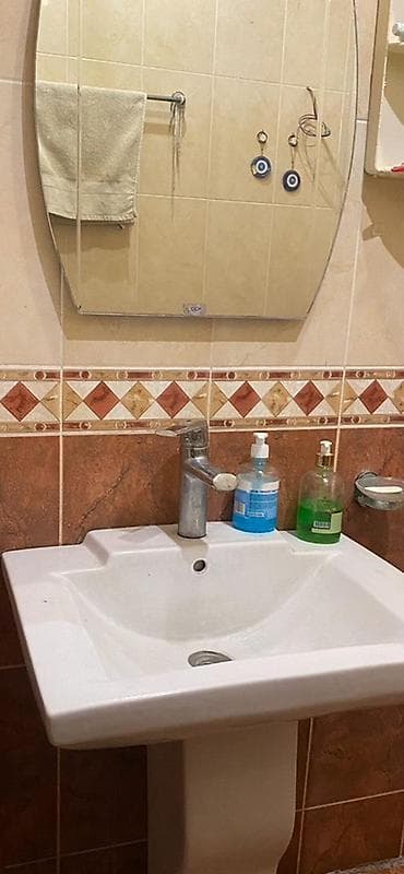 Vanna otağı üçün tam dəst Tərkib: - Keramik lavabosu və pedestalı -