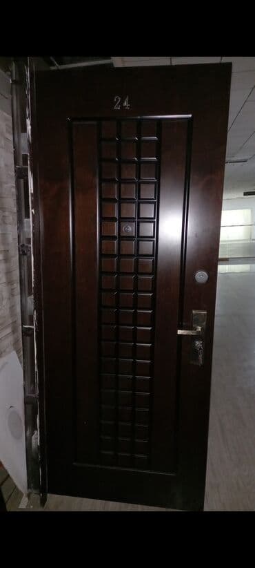 plastik qapılar işlənmiş: İşlənmiş Giriş qapısı 90x230 sm Zəmanətsiz, Ödənişli quraşdırma, Ünvandan götürmə — 1