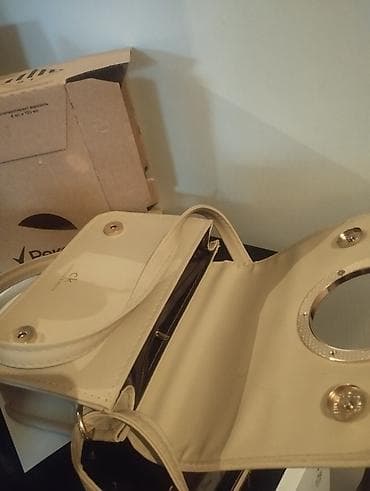 çiyin sumkası: Çiyin çantası, Charles & Keith — 2