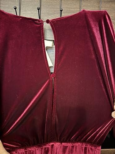 İstifadə olunmamış - sinə dekolteli Bordo rəngli məxməri kombinezon - — 3