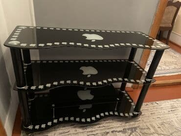 asma tavan ustasi: Düz TV altlığı, Polkalı, Şüşəli, Azərbaycan — 3