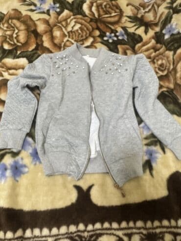 toxunma uşaq koftaları: Uşaq geyimiher biri 10 azn - Ağ uzunqol köynək: Ön hissədə qrafik — 6