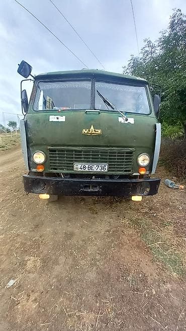 satisda olan traktorlar: MAZ dumper yük maşını - Marka/model: MAZ (ön paneldə MAZ emblemi) - — 5
