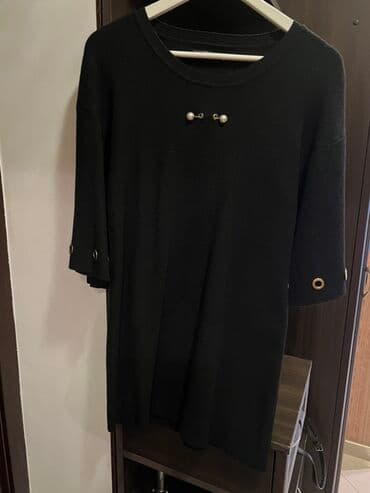 toxunma kofta: Qara rəngli qadın trikotaj kofta - Model: dizə yaxın uzunluq, rahat — 1