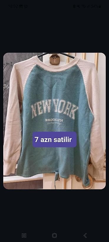 new balance: • Qadın/yeniyetmə sviteri • Model: “NEW YORK – BROOKLYN” yazılı • — 1