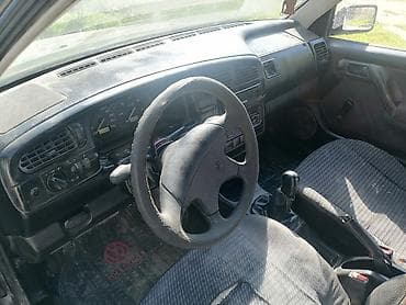 Volkswagen Vento: 1.7 l | 1993 il Sedan