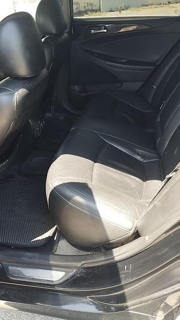 sonata yan guzgu: Hyundai Sonata sedan - Kuzov: qara rəng, 4 qapı, aerodinamik xətlər — 4
