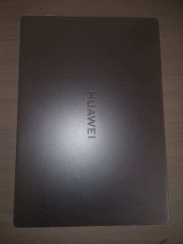 Huawei noutbuk - Model: Huawei (MateBook seriyası olduğunu göstərən
