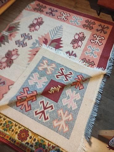 Köhnə Palaz Kilim satılır. İki ədəddir. 1.80m×3m - 155 AZN