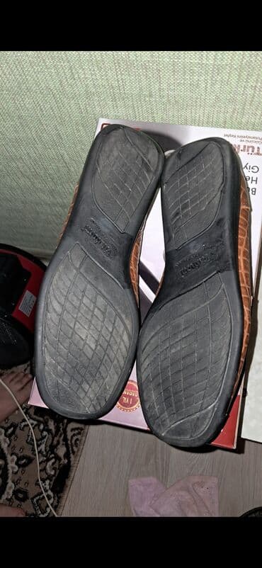 qara mokasinlər: Ölçü: 38, İşlənmiş — 3