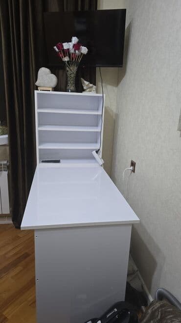 Manikür üçün masa