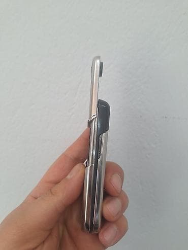 Nokia rəng - Gümüşü, Düyməli