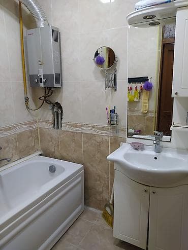 20 nomreli mektebin yaninda satilan evler: Sumqayıt, 2 otaqlı, Köhnə tikili, 60 kv. m — 3