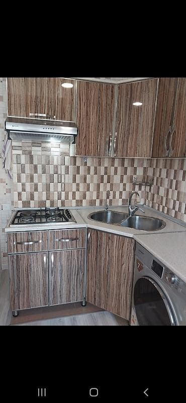 metbex mebli: Mətbəx mebeli dəsti – künc quruluşlu, ağ-qəhvəyi ağac teksturalı — 5