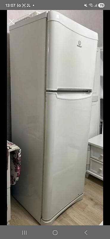 20 manat telefon: 2 qapılı Indesit Soyuducu Satılır, rəng - Ağ — 1