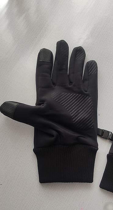 Corab və alt paltarı: 15 AZN almışam 10 AZN satıram. Içi isidilmişdir. Baş barmaqla işarət — 5