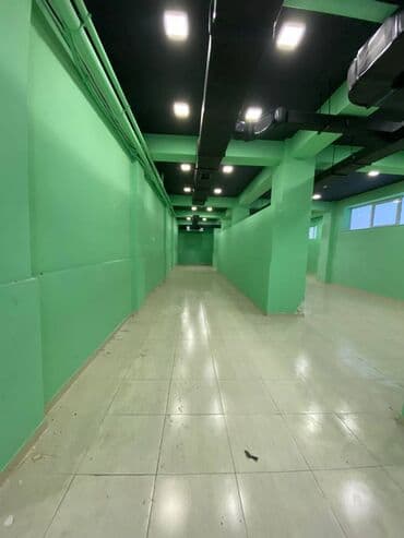 qarayev obyekt: Əhmədlidə ukraina meydanı tərəfdə yerləşən ümumi sahəsi 250 kv,m olan — 10