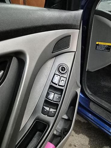 hyundai accent 2012: Hyundai Elantra: 1.8 l | 2014 il Sedan — 10