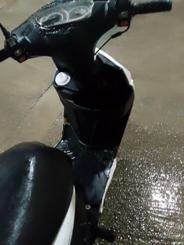 купить мопед бу: Şəhər içi üçün yığcam və çevik skuter. Xüsusiyyətlər: - Kuzov rəngi — 3