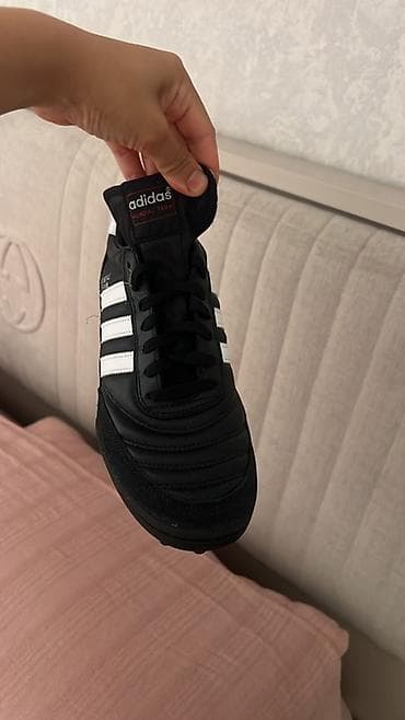 Butslar: Butslar Adidas, Ölçü: 42, Yeni — 1