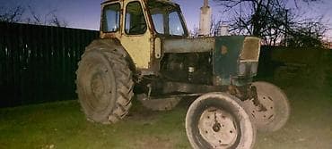 bmv fara: Sovet istehsalı təkərli traktor - Kabinli, arxa təkərlər iri ölçülü — 2