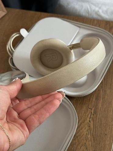 mikrofon: Simsiz (Bluetooth) Qulaqcıqlar, Bang & Olufsen, rəng - Bej — 2