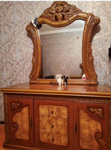 İşlənmiş, Güzgülü, Malayziya