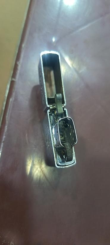 metal axdaran: Məhsul: Zippo orijinal benzinli metal alışqan 1996ci il işlək Təsvir — 4