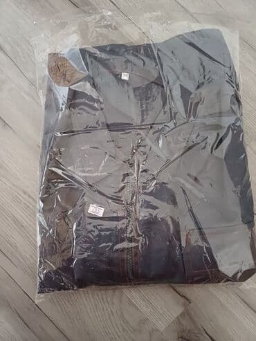 kişi ucun klassik qara kostyum: Boz rəngli işçi kombinezonu. Rahat işləmək üçün idealdır — 4