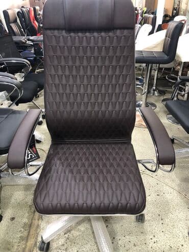 офисные кресла: Новый, С колесиками, Рукояти не регулируются, Кожа — 14