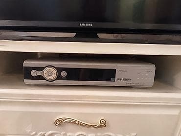 Openbox peyk qəbuledicisi, gümüşü korpuslu və qara ön panelli