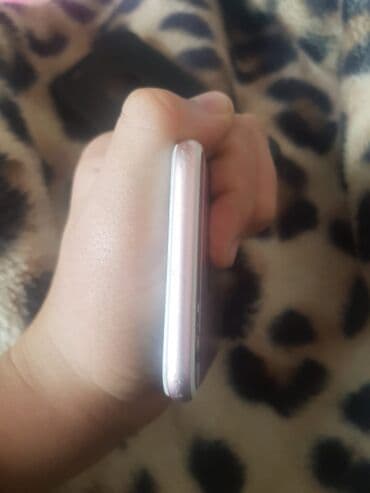 iphone 6 satın al: IPhone 6s, 64 GB, Rose Gold, Barmaq izi — 7