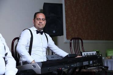 1Otaqlı əşyalı ev axtarıram tək adamam,ərazi olaraq Razin! Qiymət