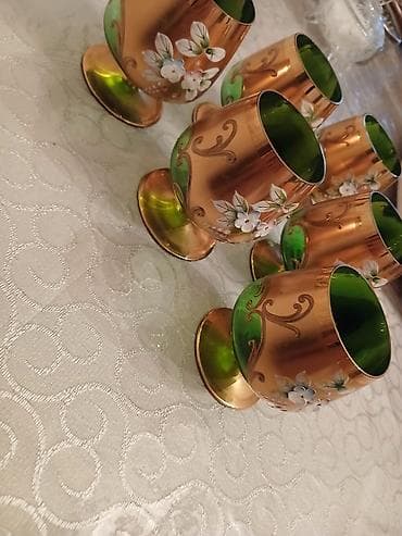 mebiler: Vintage Yaşıl Və Qızılı Qədəhlər (6 Ədəd)Satılır: 6 nəfərlik retro — 3