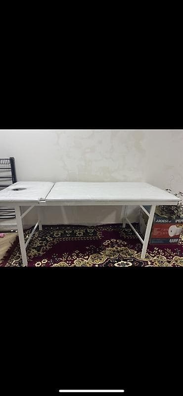 Manikür üçün masa, Güzgüsüz