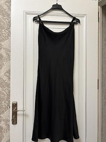 Qara iki parçalı qadın dəsti - Tərkib: Zərif, axıcı parça (ipək