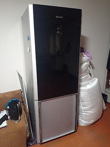 vitrin xolodilnik: Blomberg iki qapılı soyuducu - Ön panel: qara şüşə fasad, sensorlu — 1