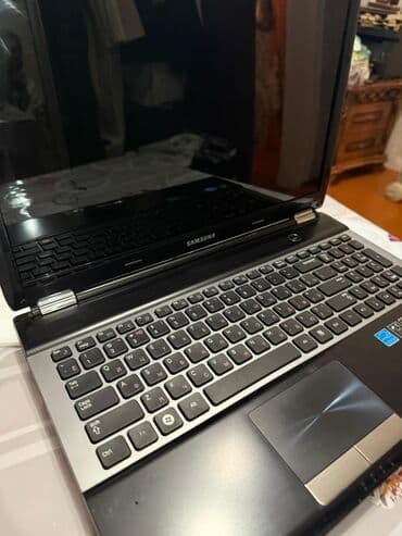 Samsung noutbuk - Seriya: Samsung RC530 (etiketlərdə görünür) -