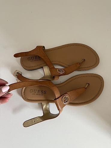 setka ayaqqabılar: GUESS Los Angeles qadın sandal - Model: barmaq arası T-strap sandalet — 2