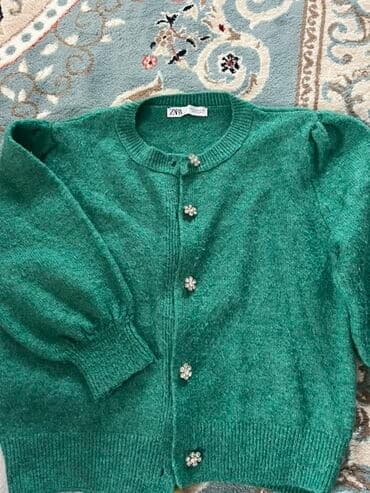 çiçəkli ətəklər: ZARA qadın kardiqanı - Rəng: zümrüd-yaşıl - Model: dairəvi yaxalı — 1