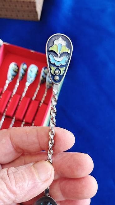 direl naboru: Məhsul: Dekorativ qaşıq dəstləri (2 qutu) Təsvir: - Qutu 1: 6 ədəd — 2