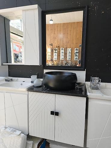 Hamam üçün modern mebel dəsti - Tərkibi: şkaflı tumbalı lavaboya