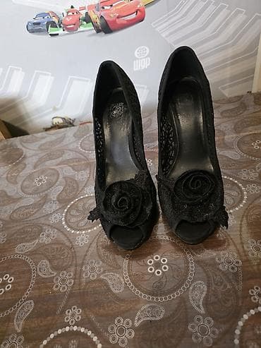 Çəkmələr: Ölçü: 39, rəng - Qara, İşlənmiş — 4