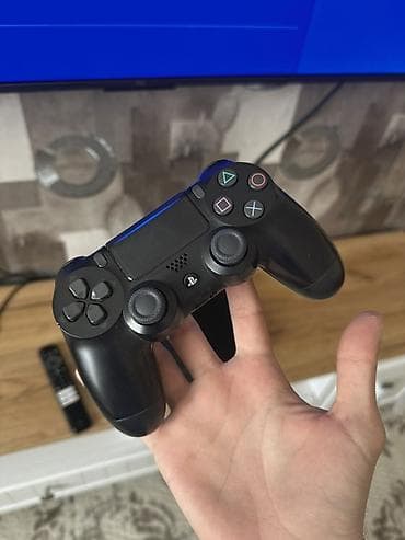xbox one disk: PlayStation 4 Pro - Daxildir: - 2 ədəd DualShock 4 simsiz idarəetmə — 5